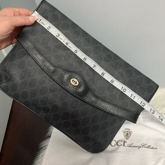 ❌SOLD❌Authentic vintage large black Gucci flap Cluch w dustbag - Picture 5 of 17